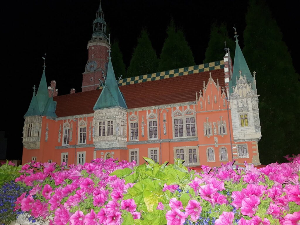 minieuroland nocne zwiedzanie – ratusz we wrocławiu